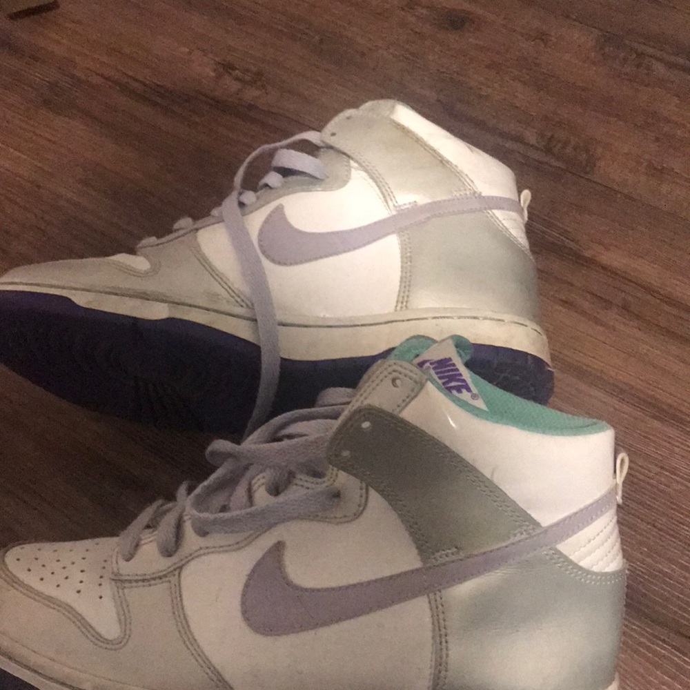 Nike’s - Picture 3 of 3